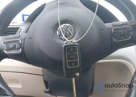 2013 Volkswagen Passat 2.5L Se из США, поврежденный, VIN 1VWBH7A33DC052582